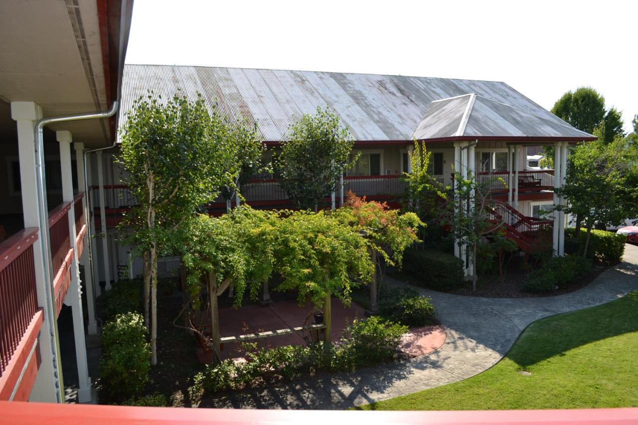 Sebastopol Inn Kültér fotó